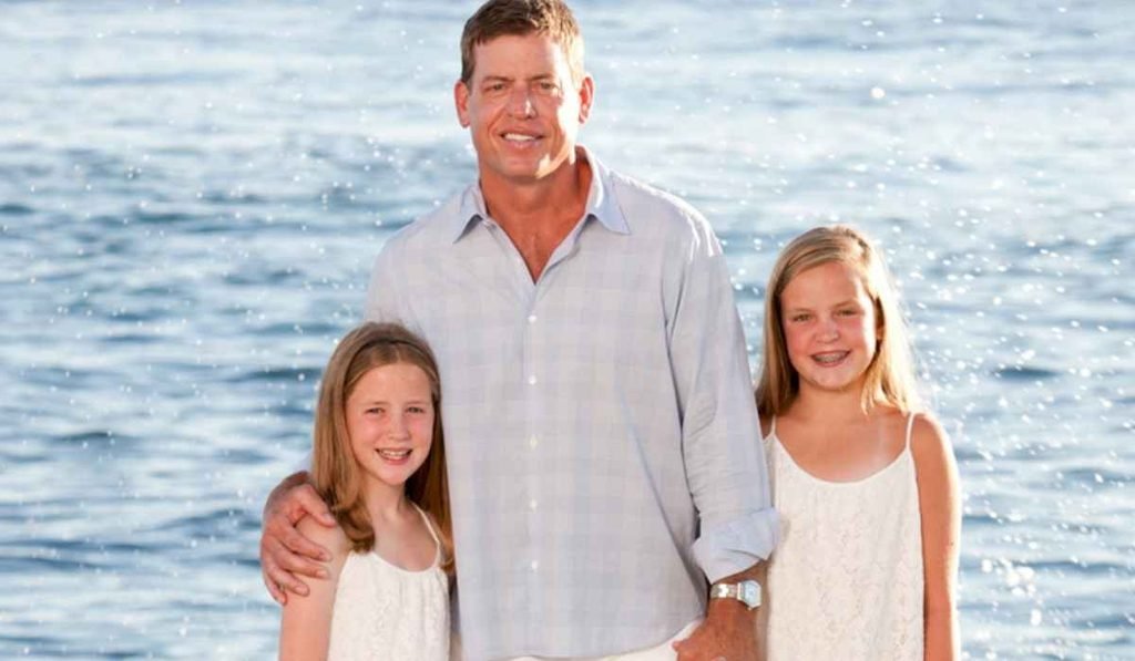 Does troy aikman have children
