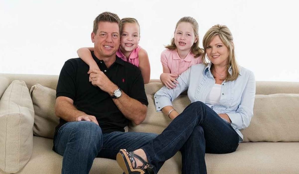 Does troy aikman have children